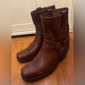 Made in USA Frye Harness 8R boots in cognac leather size 9 women’s square toe